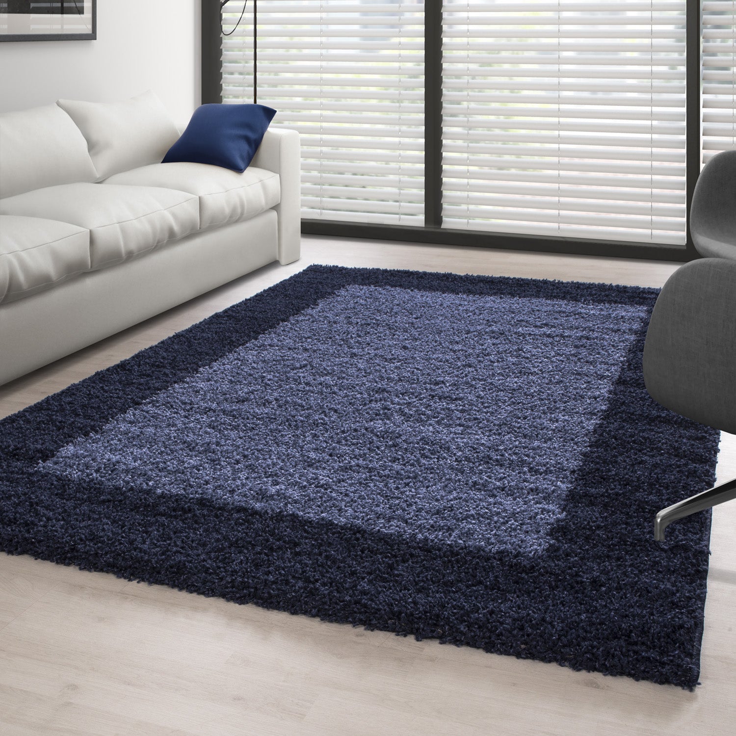 Deep pile rug, shaggy rug, living room rug, patterned in border design